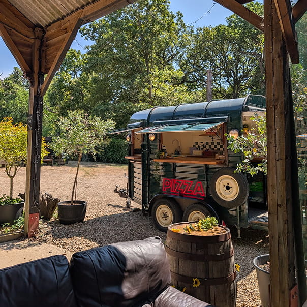 Frenchies horse box at captains wood barn ready for a wedding