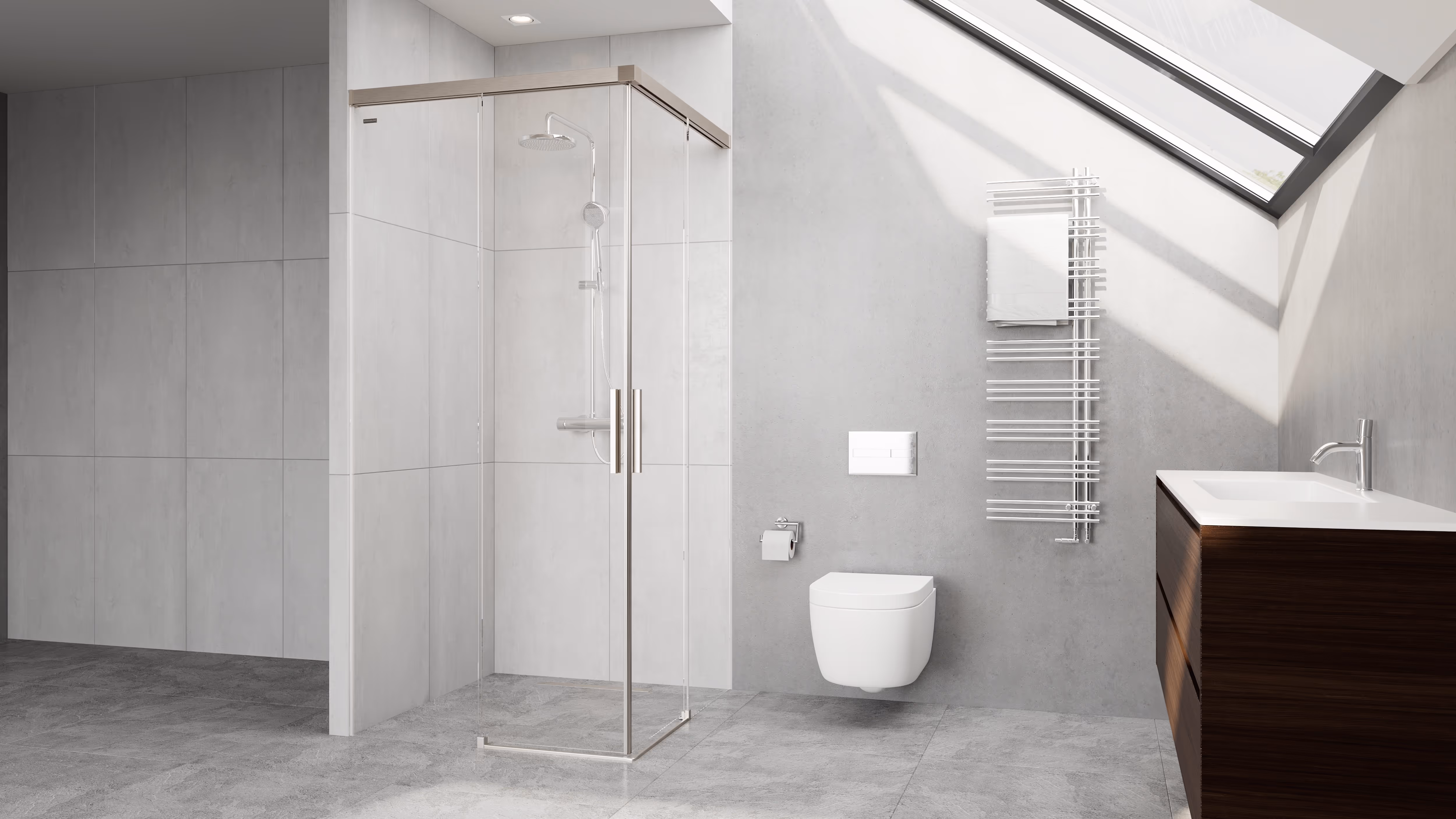 Une salle de bain lumineuse aux murs et au sol en carrelage gris clair. La douche est une cabine carrée en verre avec un cadre métallique. La pièce contient également une toilette suspendue, un porte-serviettes chauffant sur le mur et une vanité en bois foncé sous un lavabo blanc.