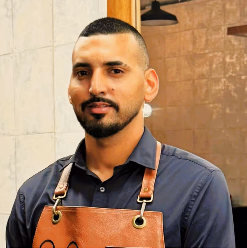 Picture of Tomas in black & white