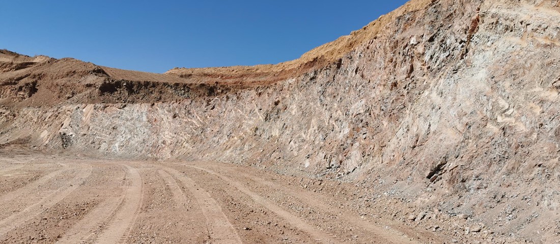 Reducing highwall damage