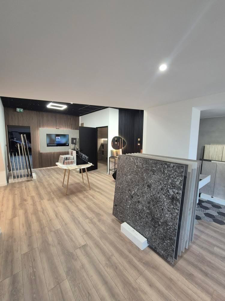 image of a landscaped pool area