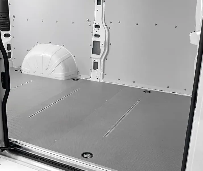 wandschutz und wandverkleidung im transporter auto für handwerker geeignet