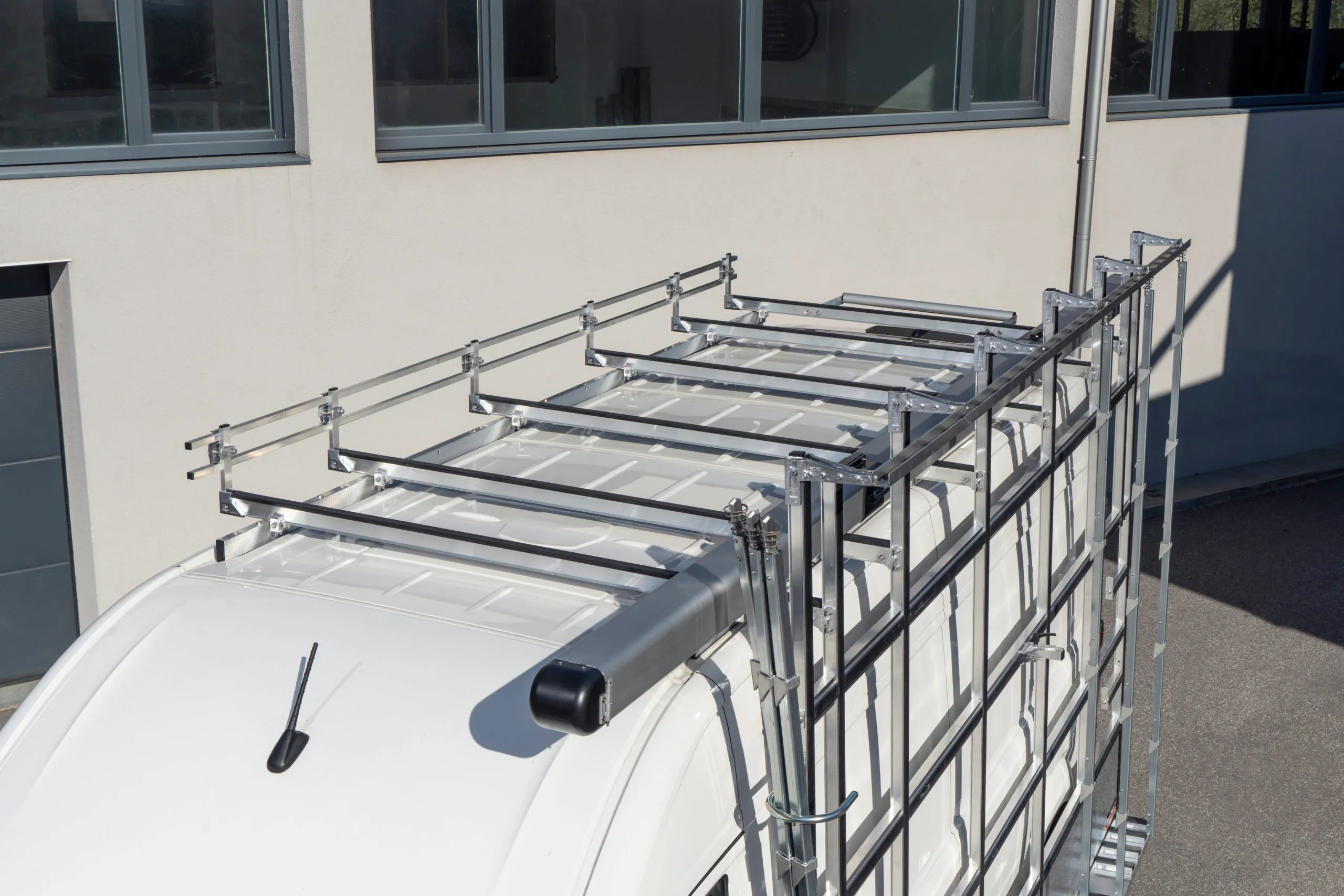 dachträger und glasrerff halterung an transporter van