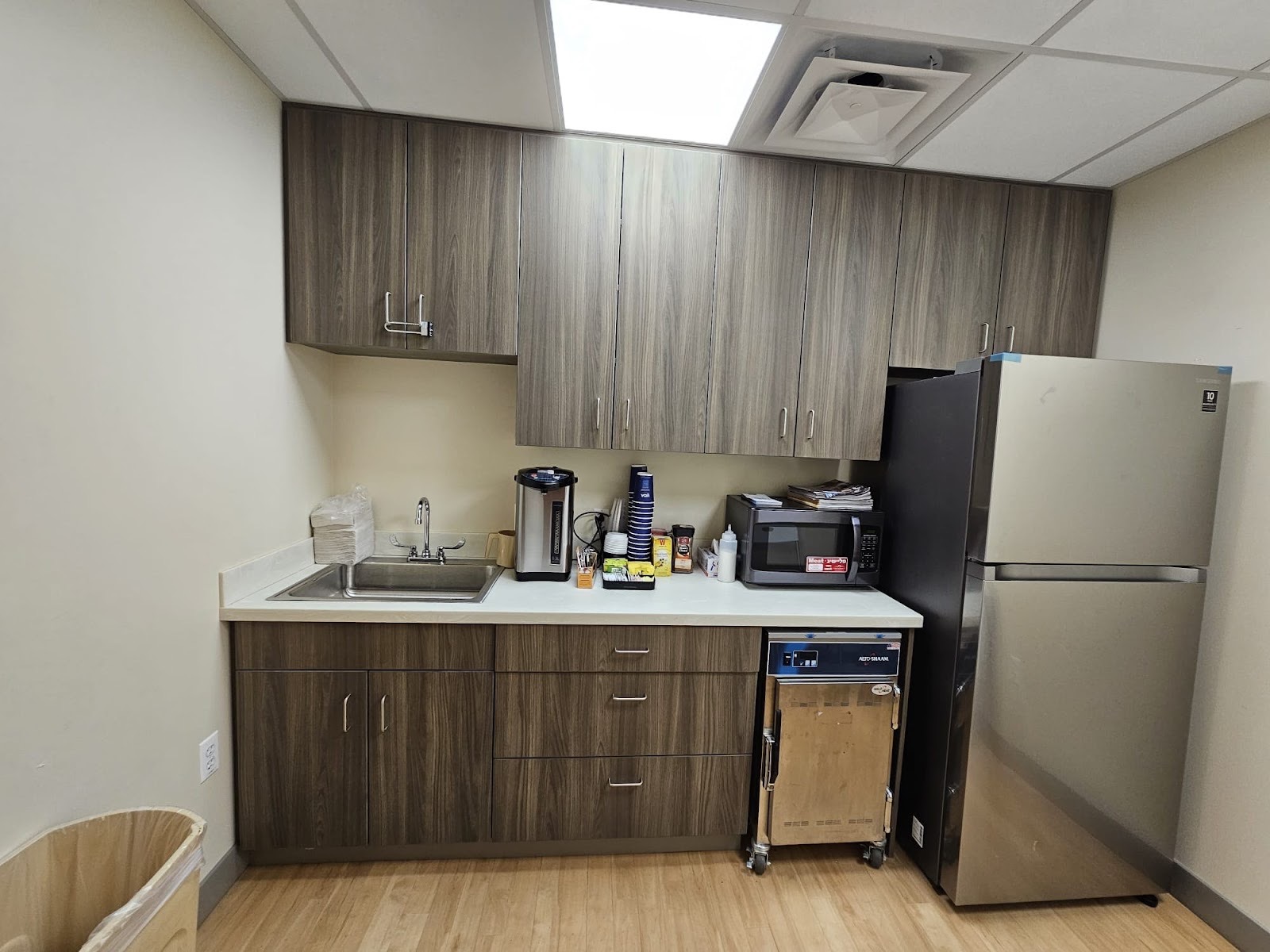 Ellenville NY chesed room with appliances, kosher food, paper goods