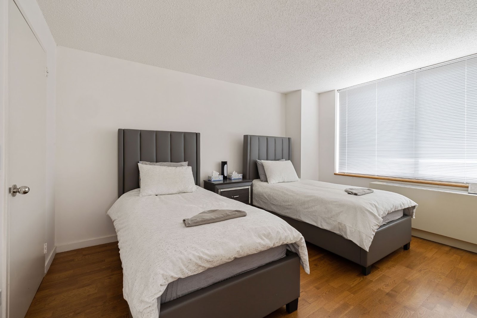 Hotel-like bedrooms in chesed apartment