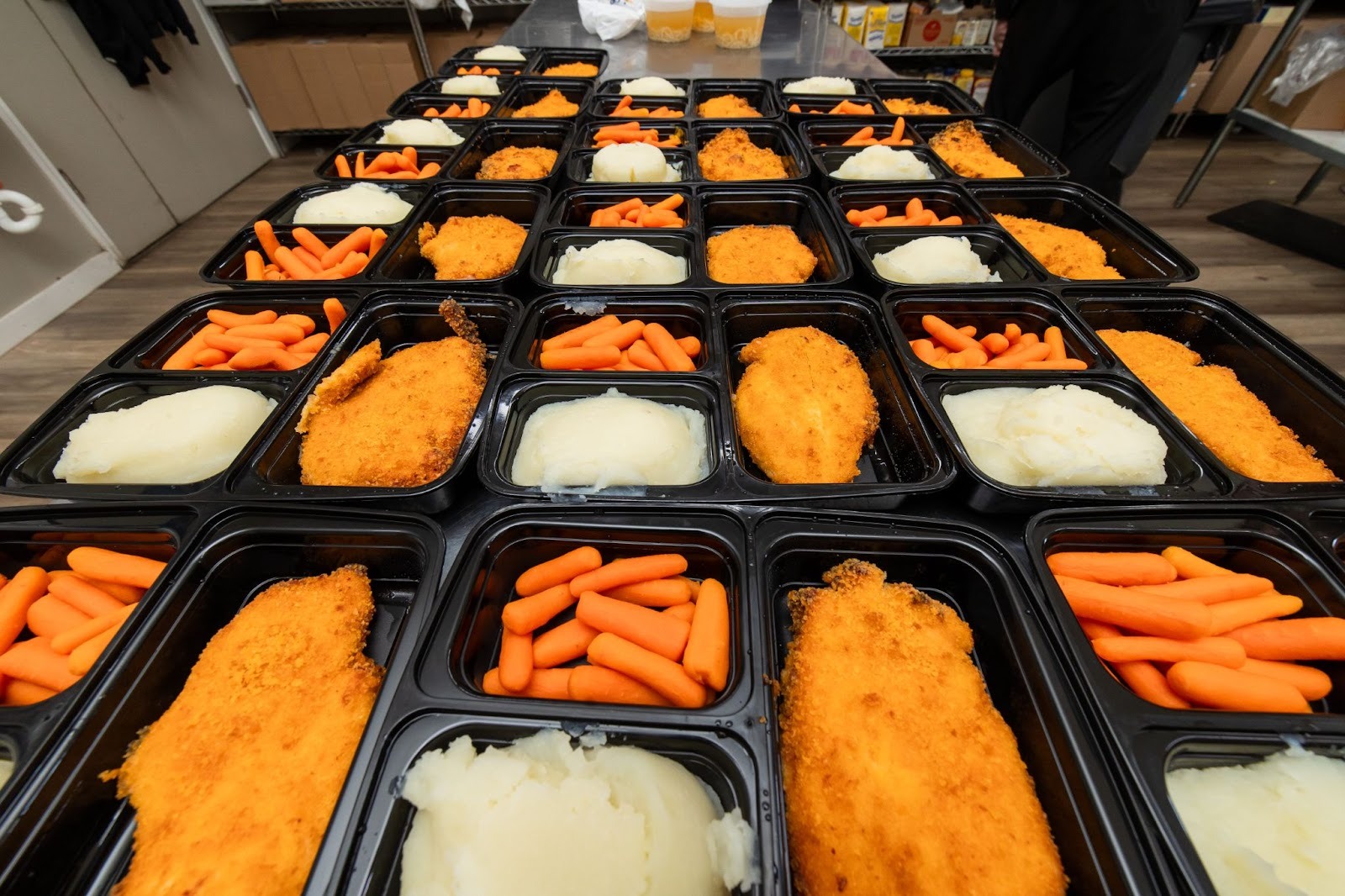 Fresh meals prepared by chesed 247 warehouse volunteers