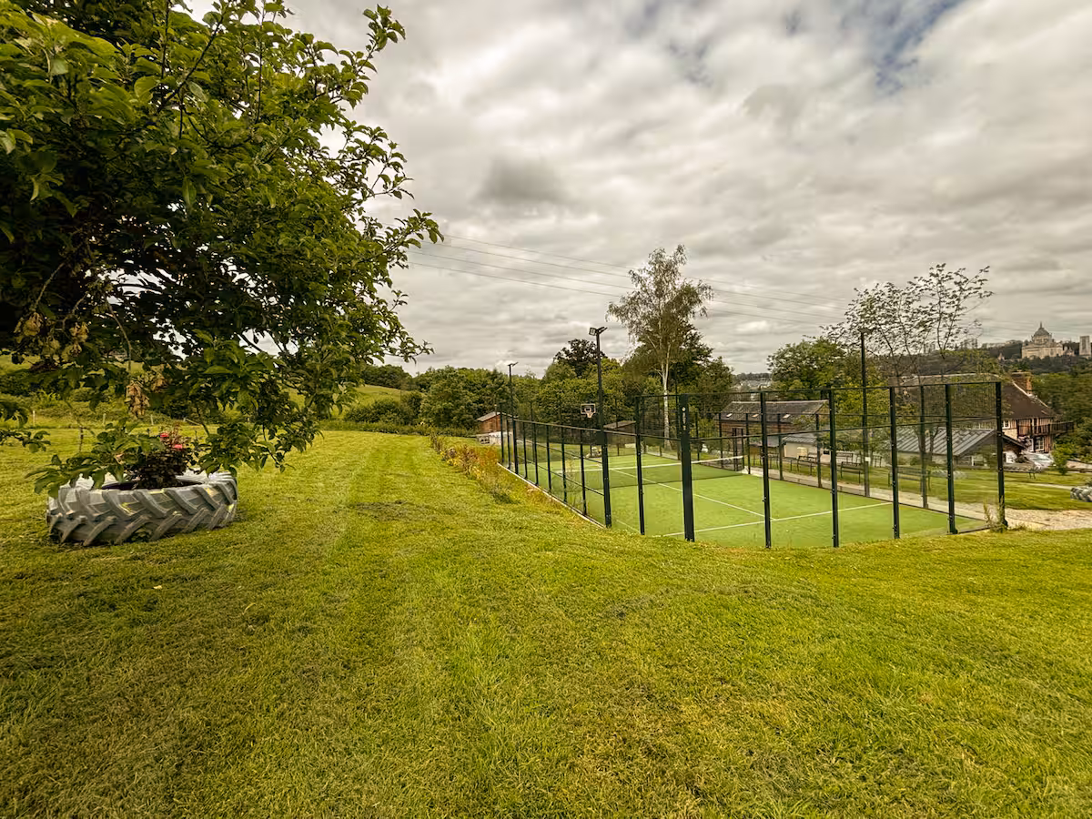 le-domaine-de-la-désirée--france-1-padel-courts-normandy-court1.jpg