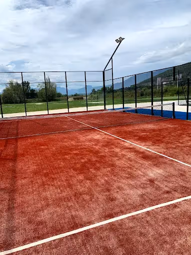 château-brachet-france-2-padel-courts-auvergne-rhône-alpes-court2.jpg