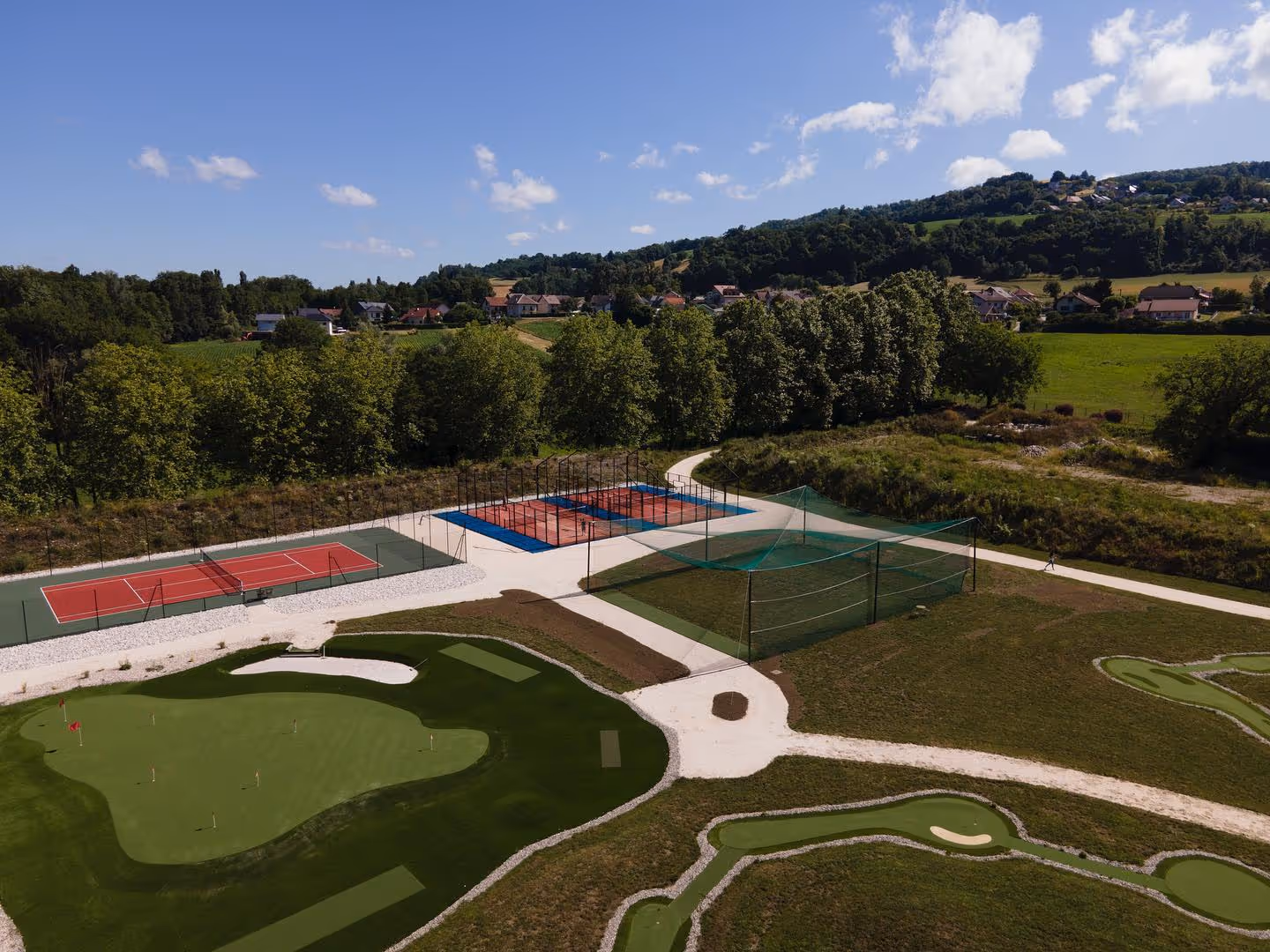 château-brachet-france-2-padel-courts-auvergne-rhône-alpes-court3.jpg