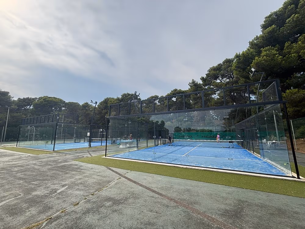belambra-clubs-presqu'île-de-giens---les-criques-france-2-padel-courts-hyères-court2.jpg