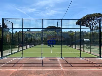 hotel-la-romarine-france-1-padel-courts-saint-tropez-court1.jpg
