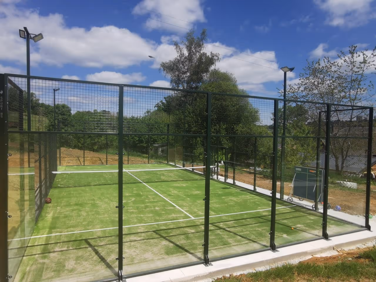 le-domaine-de-la-désirée--france-1-padel-courts-normandy-hero.jpg