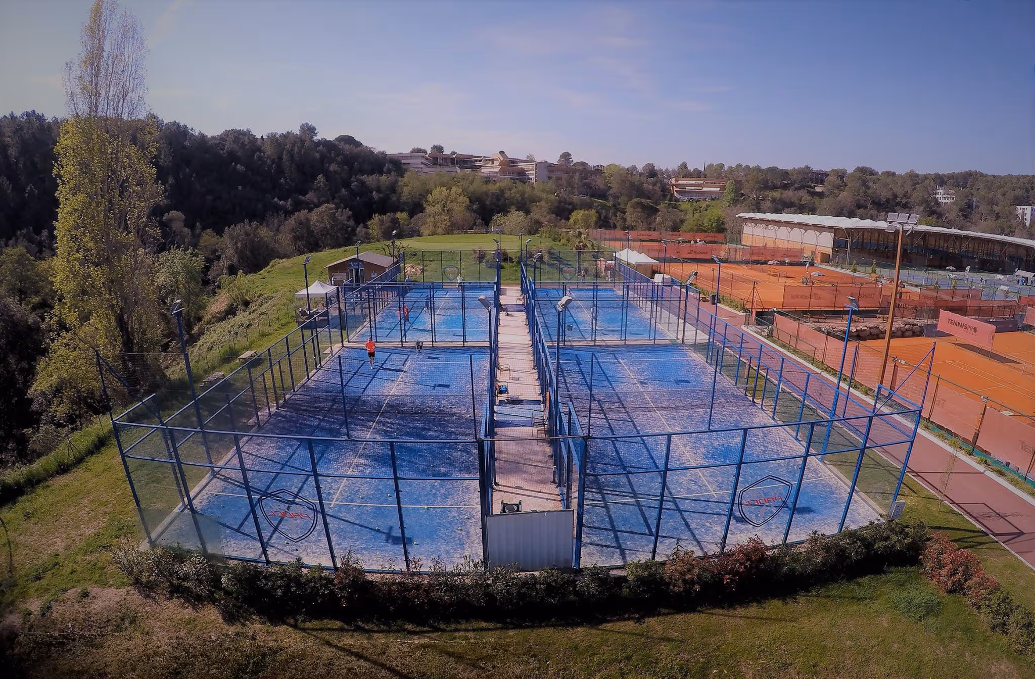 mouratoglou-hotel-&-resort-france-4-padel-courts-biot-hero.jpg