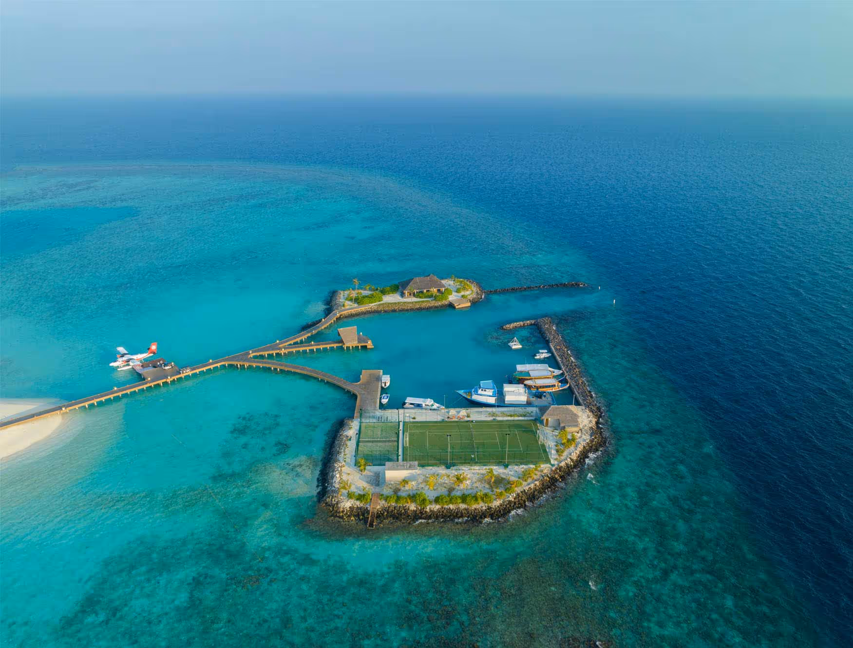emerald-faarufushi-resort--spa-maldives-1-padel-courts-raa-atoll-hero.jpg