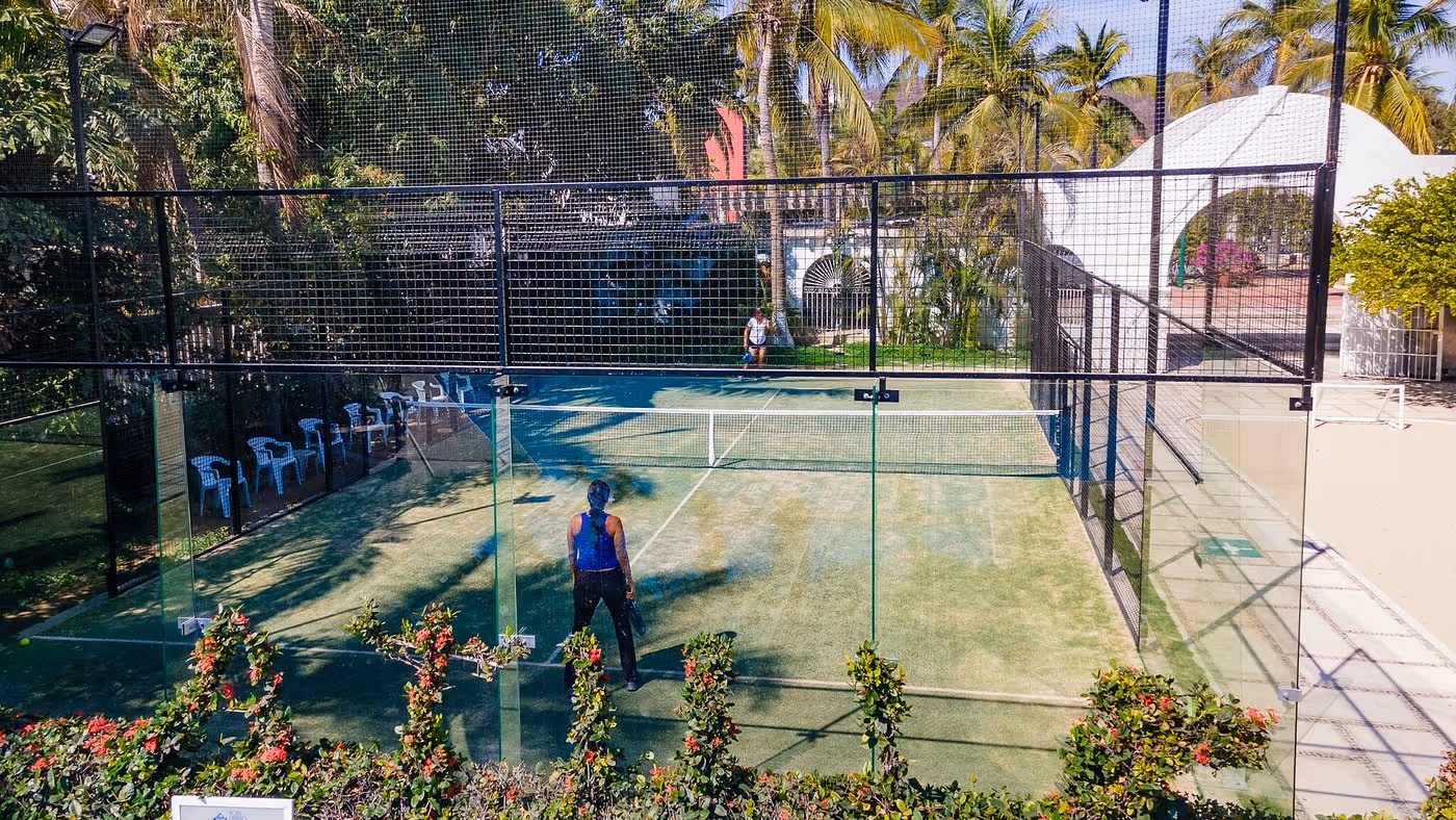 hotel-castillo-huatulco-&-beach-club--mexico-1-padel-courts-huatulco-court2.jpg