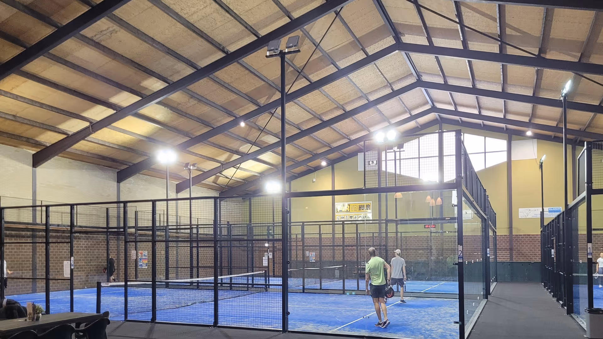 aparthotel-delden-netherlands-3-padel-courts-overijssel-court2.jpg