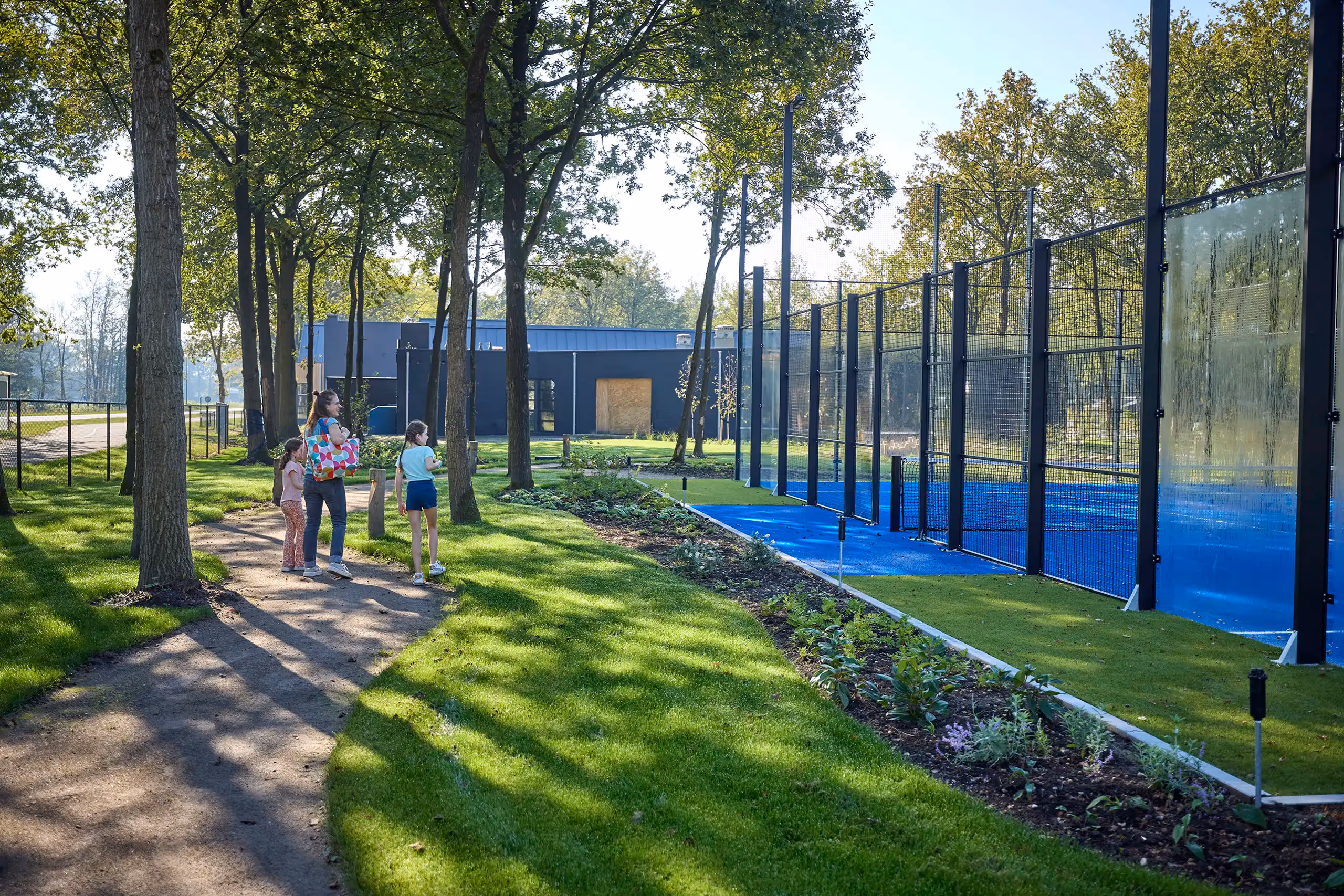 resort-de-brabantse-kempen--2-padel-courts-lage-mierde-court3.jpg