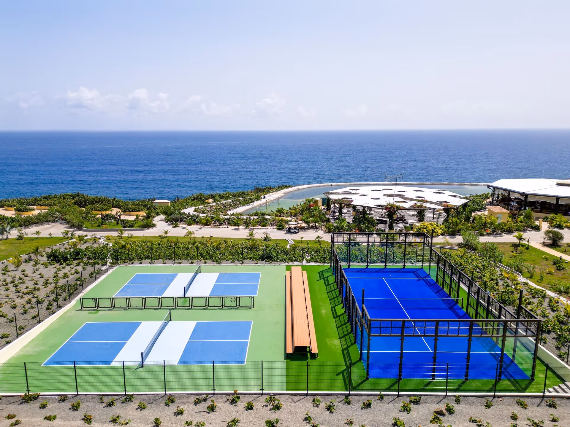 golden-rock-dive-and-nature-resort--1-padel-courts-dutch-caribbean-court1.jpg