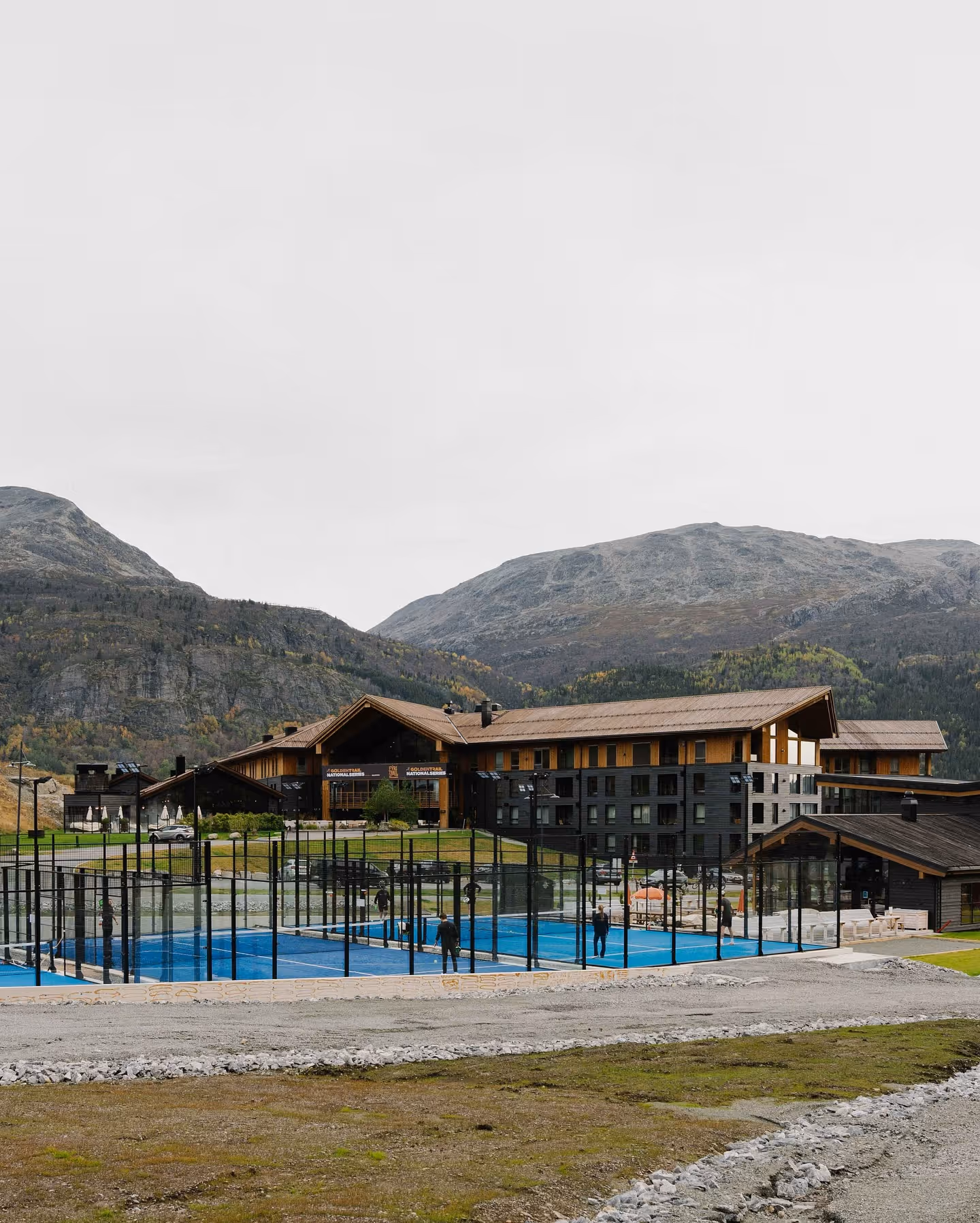 fýri-resort-norway-3-padel-courts-hemsedal-hero.jpg