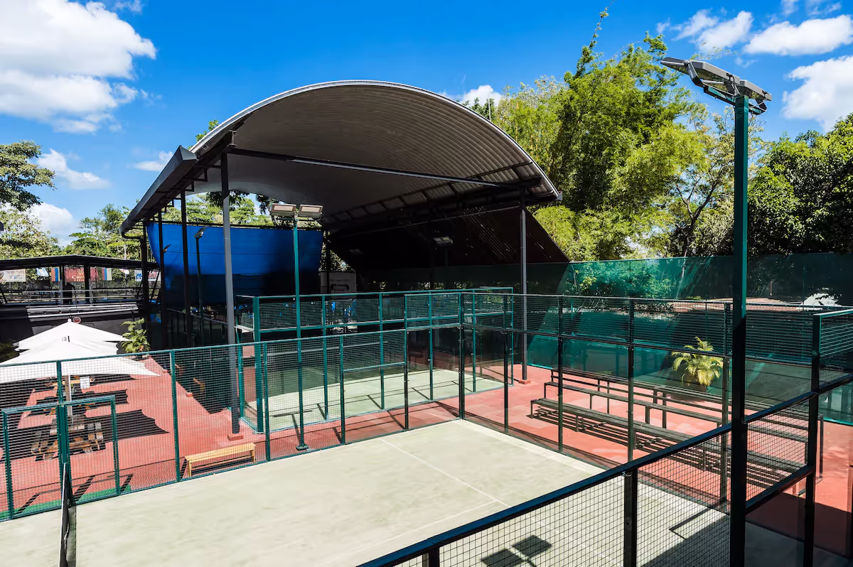 riande-aeropuerto-hotel-casino-panama-3-padel-courts-panamá-court3.jpg