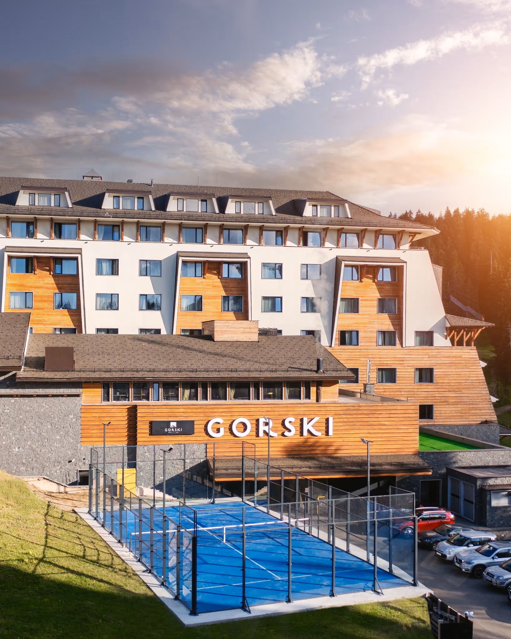 gorski-hotel-&-spa--1-padel-courts-kopaonik-court1.jpg