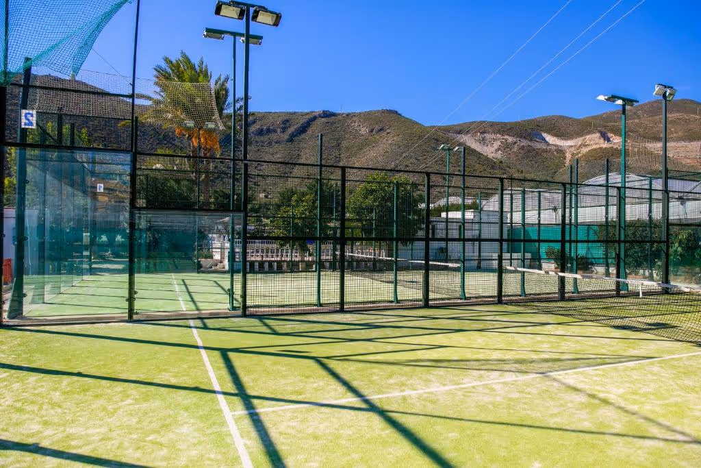 hotel-ibérico-spain-2-padel-courts-granada-hero.jpg