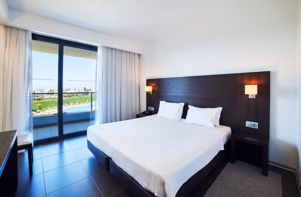 AlvorBaíaResortHotel-Portugal-2-Portimão-property2.jpg