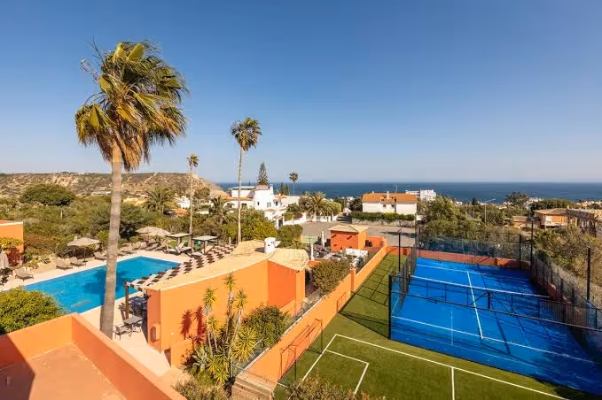 belavista-da-luz---wellness-&-lifestyle-hotel-portugal-1-padel-courts-praia-da-luz-court1.jpg