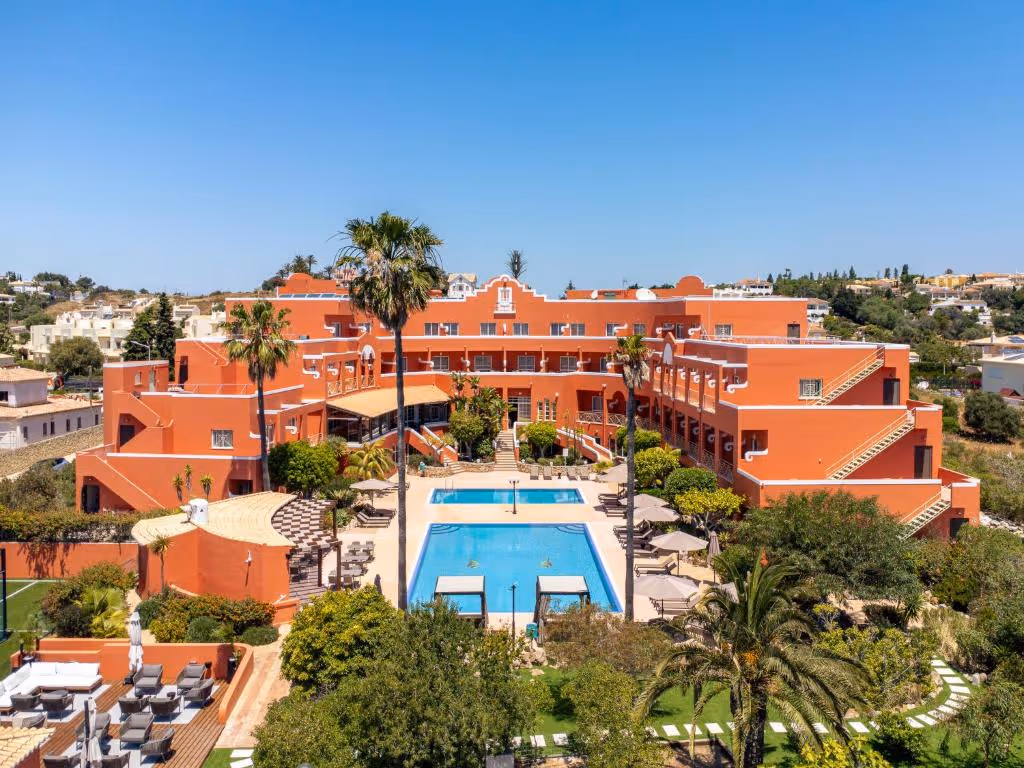 belavista-da-luz---wellness-&-lifestyle-hotel-portugal-1-padel-courts-praia-da-luz-property1.jpg