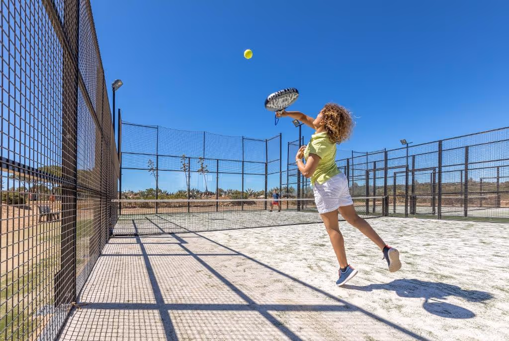 nau-salema-beach-village-portugal-2-padel-courts-vila-do-bispo-court3.jpg