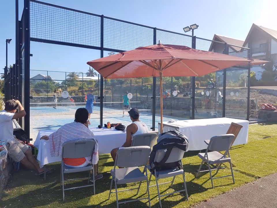 akoya-hotel-&-spa-reunion-1-padel-courts-saint-gilles-les-bains-court3.jpg