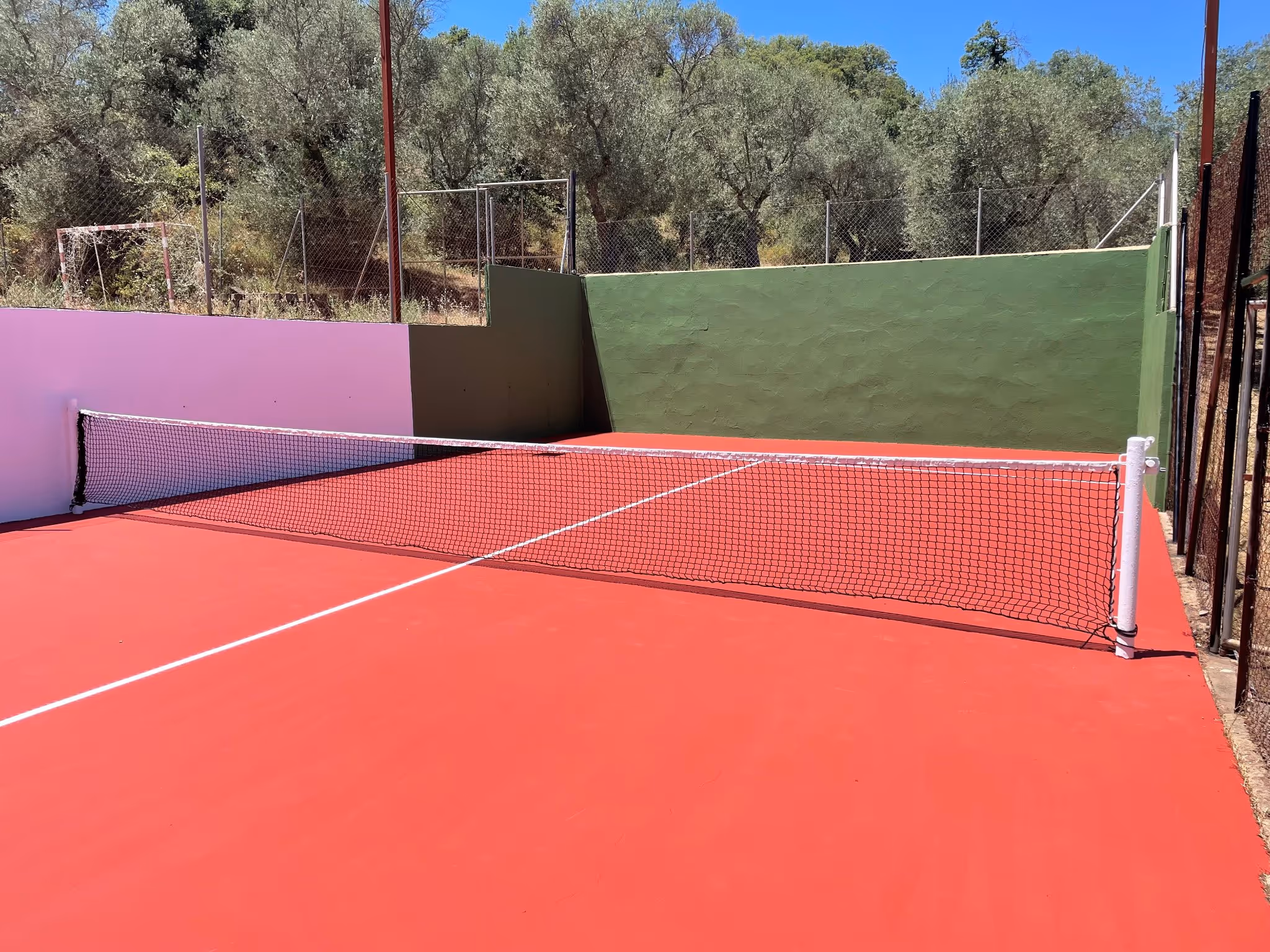 FincaValbono-Spain-1-LaRioja-court1.jpg