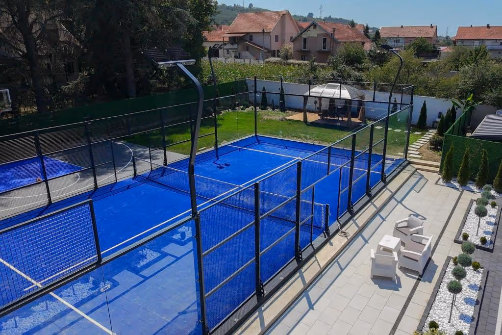 BaričPadelVilla	-1-Barič-court2.jpg