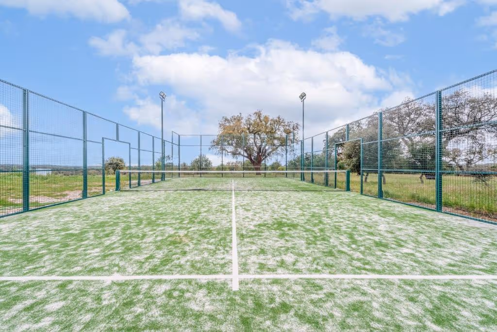 montemor-o-novo-padel-villa-portugal-1-padel-courts-montemor-o-novo-hero.jpg