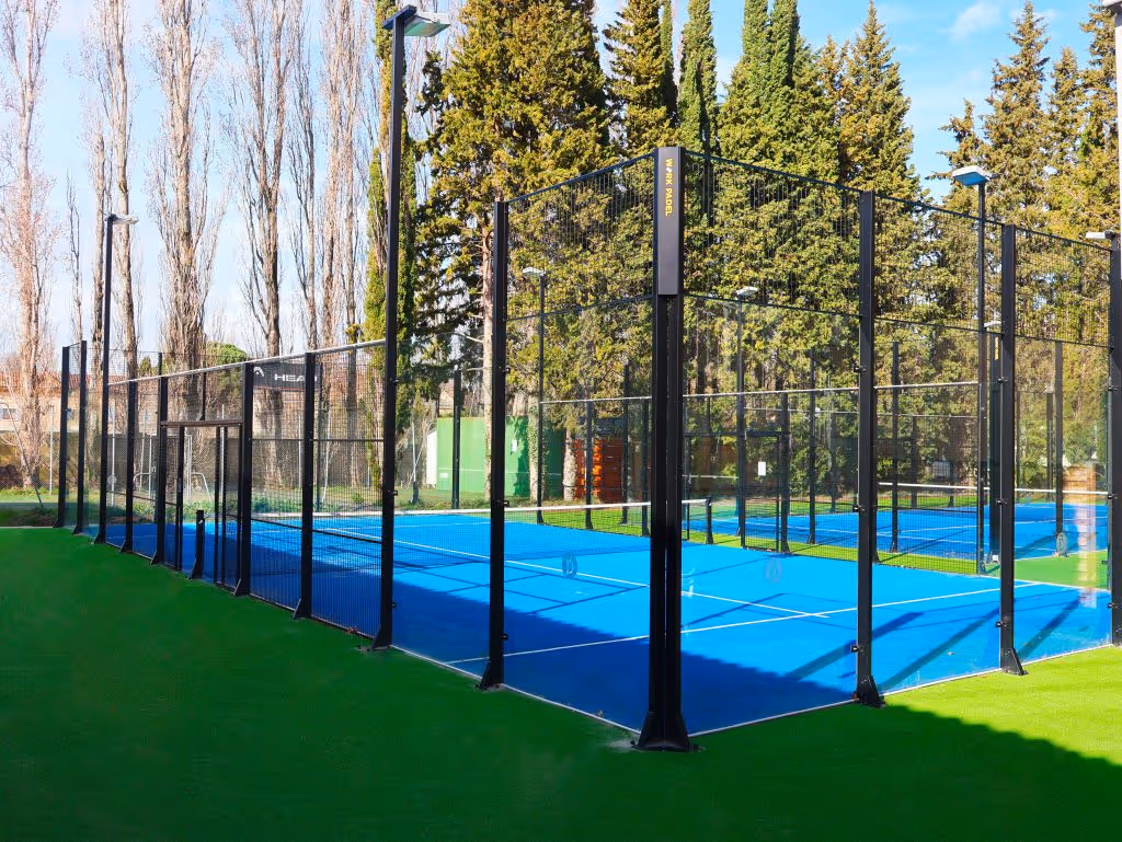 belambra-clubs-l'isle-sur-la-sorgue-domaine-de-mousquety-france-2-padel-courts-provence-alpes-côte-d'azur-court1.jpg