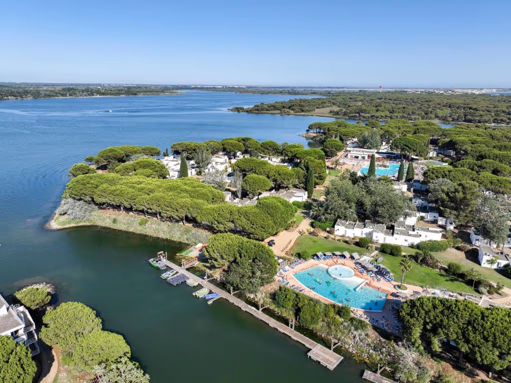 belambra-clubs-la-grande-motte---petite-camargue-presqu'île-du-ponant-france-2-padel-courts-occitanie-property1.jpg