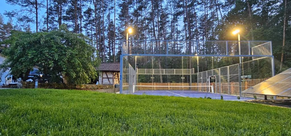 miłogórze-padel-villa-poland-1-padel-courts-miłogórze-court1.jpg