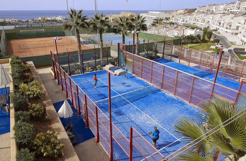 hotel-suite-villa-maría-spain-2-padel-courts-tenerife-hero.jpg