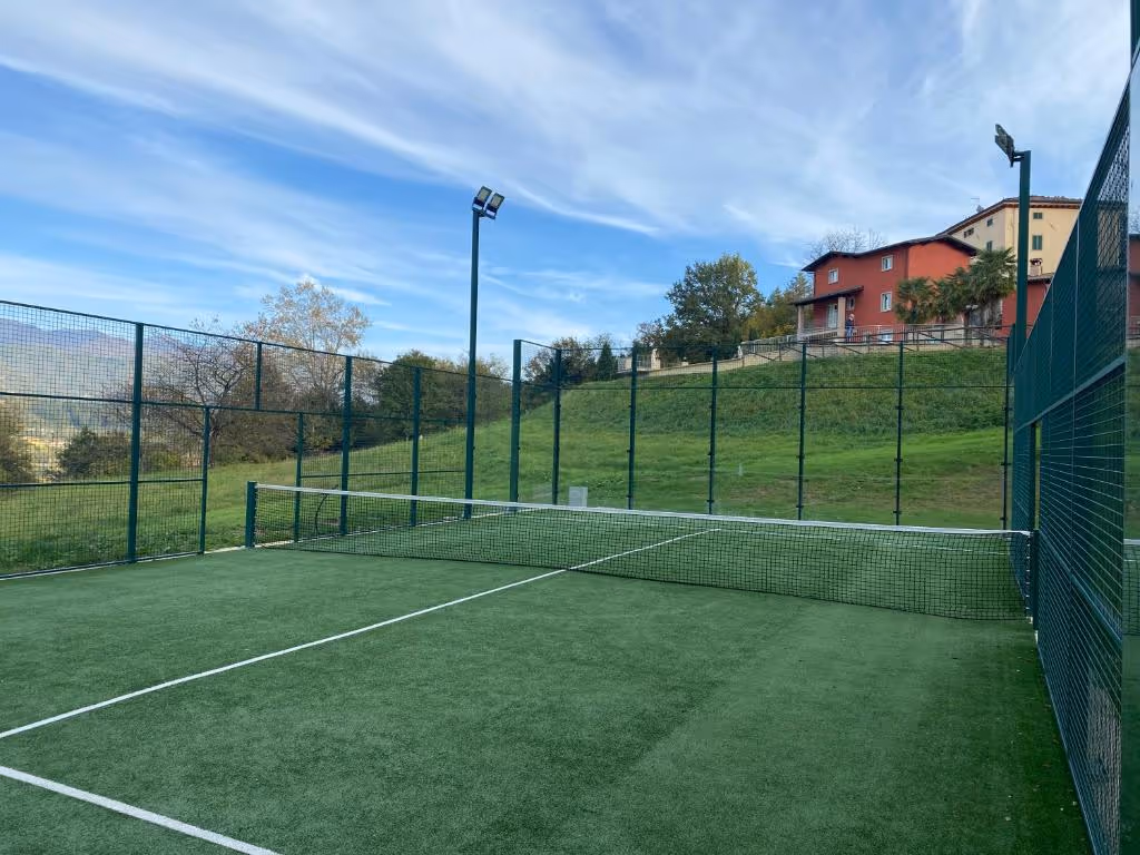 camporgiano-padel-villa-italy-1-padel-courts-camporgiano-court1.jpg