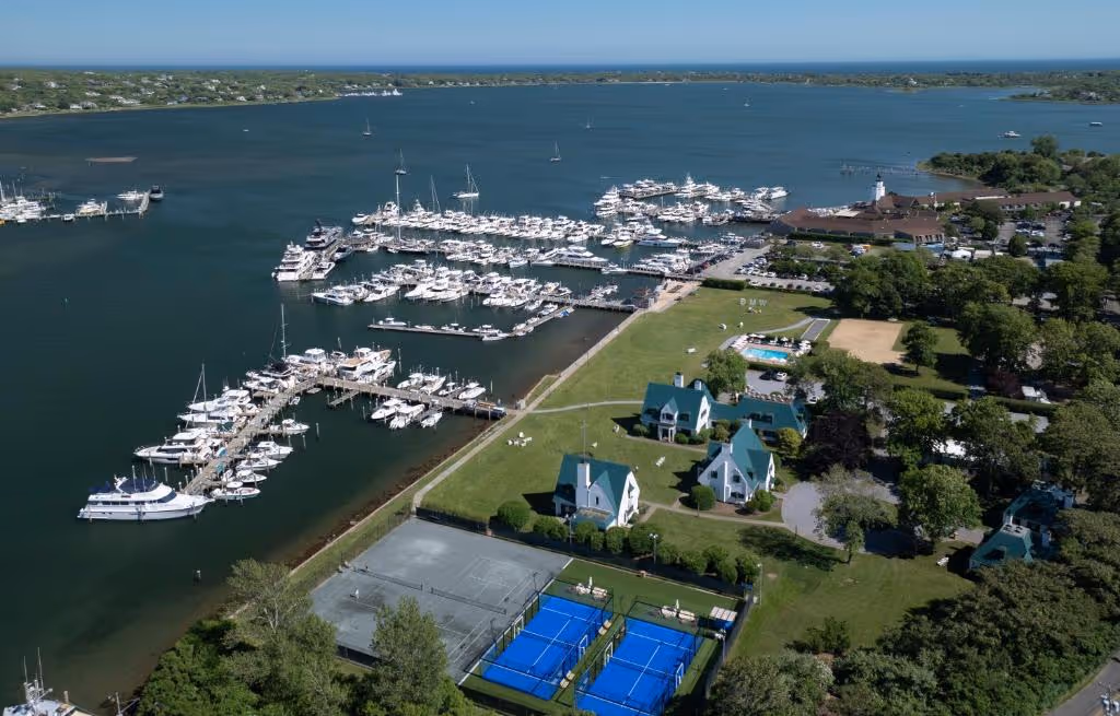 montauk-yacht-club-usa-2-padel-courts-montauk-hero.jpg