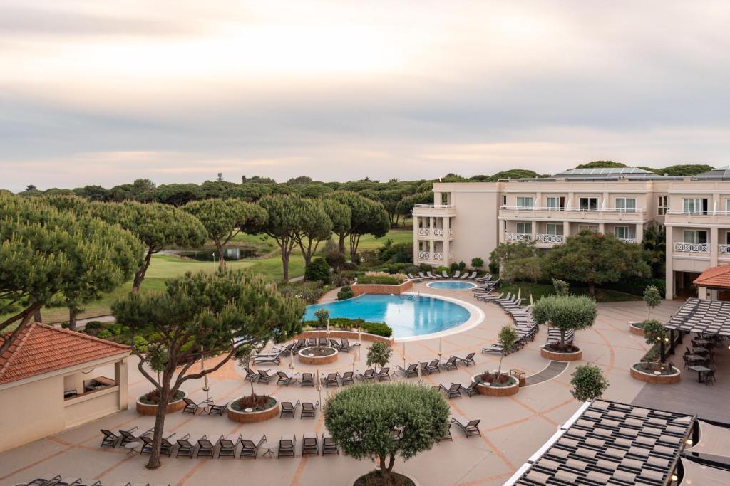 onyria-quinta-da-marinha-hotel-portugal-9-padel-courts-cascais-property1.jpg