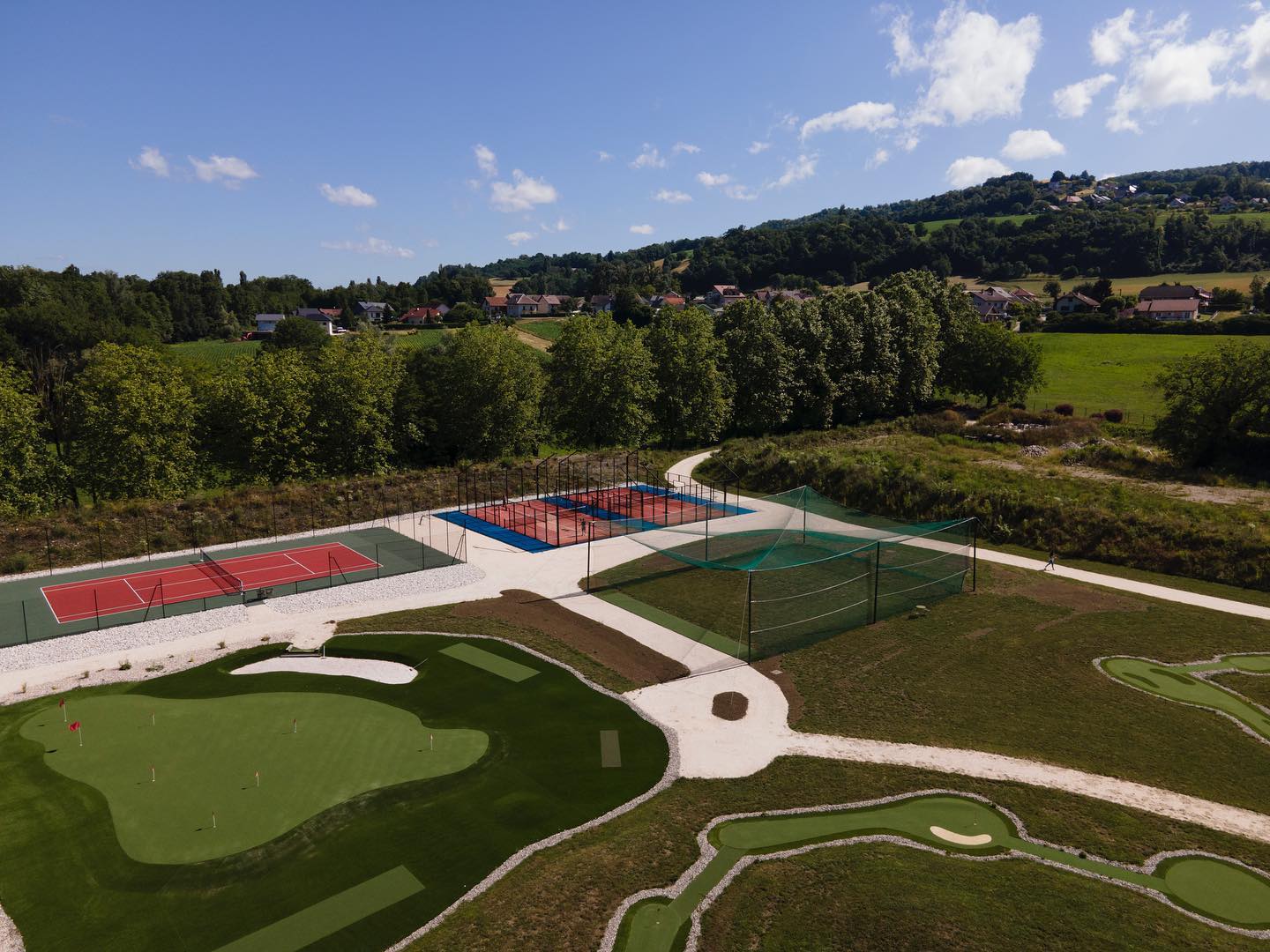 château-brachet-france-2-padel-courts-auvergne-rhône-alpes-court3.jpg
