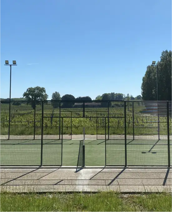 château-de-lussac-france-1-padel-courts-nouvelle-aquitaine-court1.jpg