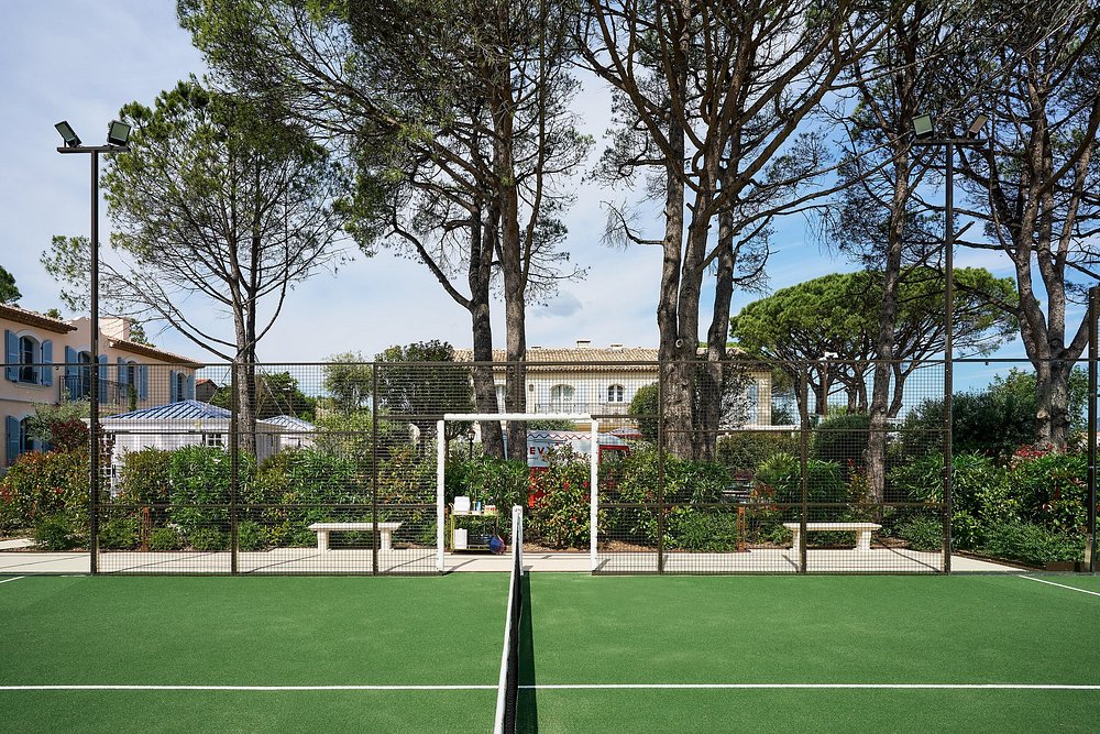 arev-st.-tropez-france-1-padel-courts-saint-tropez-court2.jpg