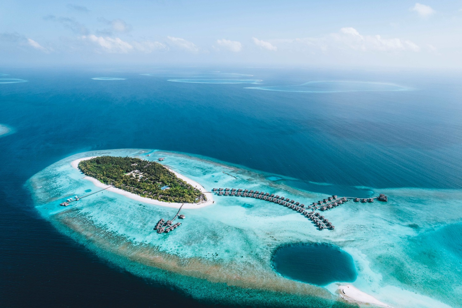 vakkaru-maldives-maldives-1-padel-courts-baa-atoll-property1.jpg