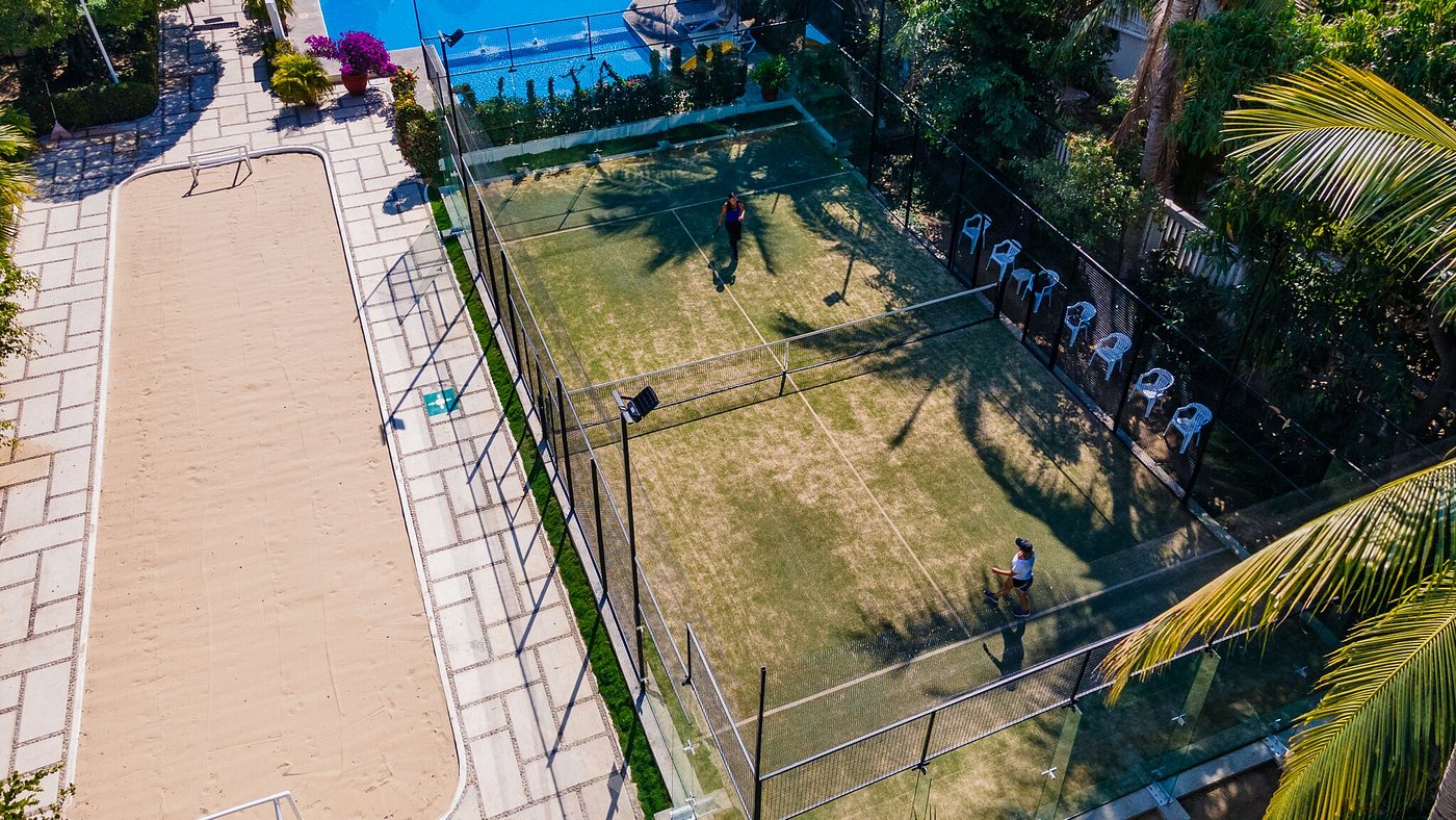 hotel-castillo-huatulco-&-beach-club--mexico-1-padel-courts-huatulco-court1.jpg