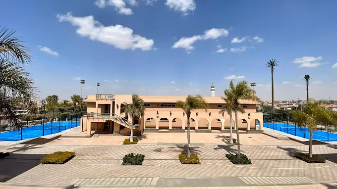 sky-executive-resort-egypt-2-padel-courts-el-cairo-court1.jpg