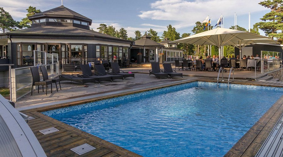 käringsund-resort-&-conference-finland-1-padel-courts-åland-islands-property1.jpg