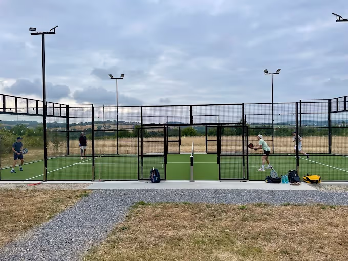 la-masia-de-poumaret-france-1-padel-courts-occitanie-hero.jpg