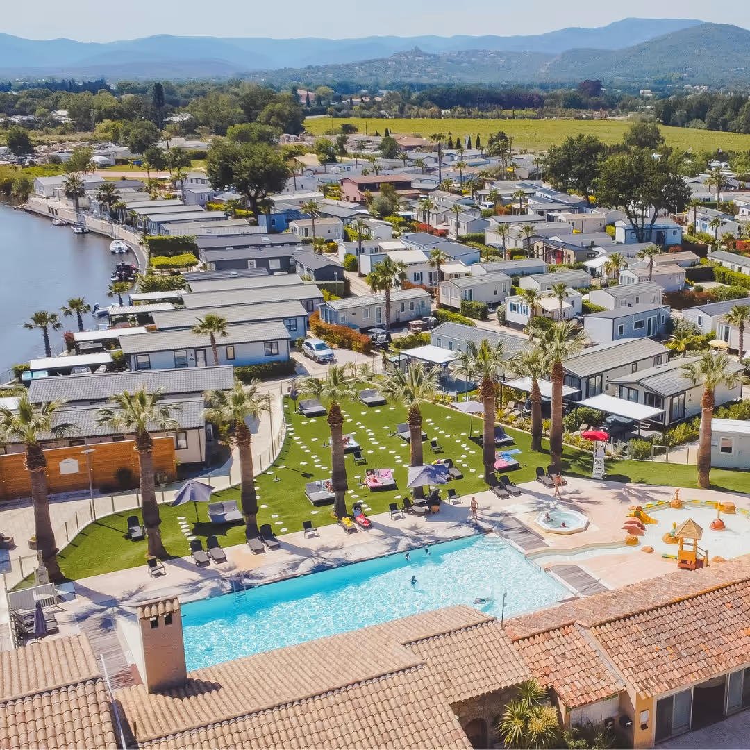 holiday-marina-resort-france-1-padel-courts-grimaud-property2.jpg